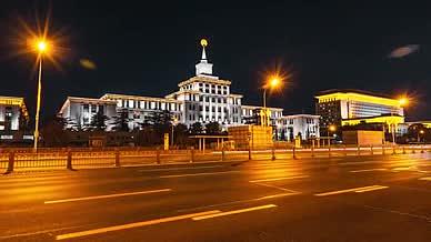 8K震撼延时北京军事博物馆灯光车流夜景视频的预览图